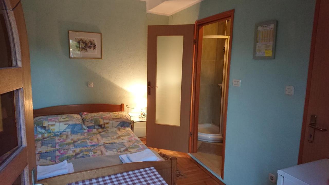Near Beach - Apartments Marica Ровинь Экстерьер фото