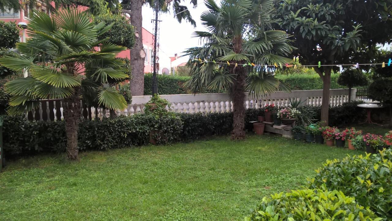 Near Beach - Apartments Marica Ровинь Экстерьер фото
