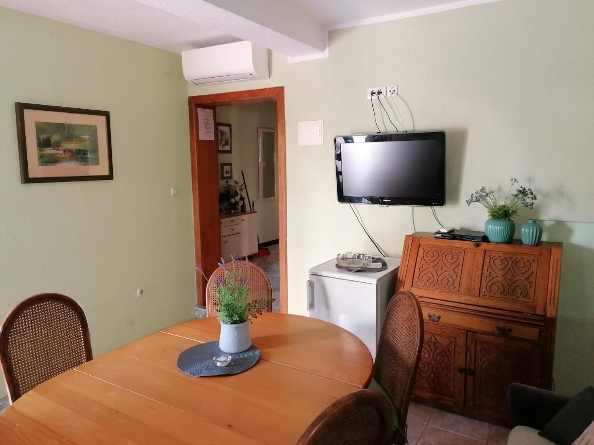 Near Beach - Apartments Marica Ровинь Экстерьер фото