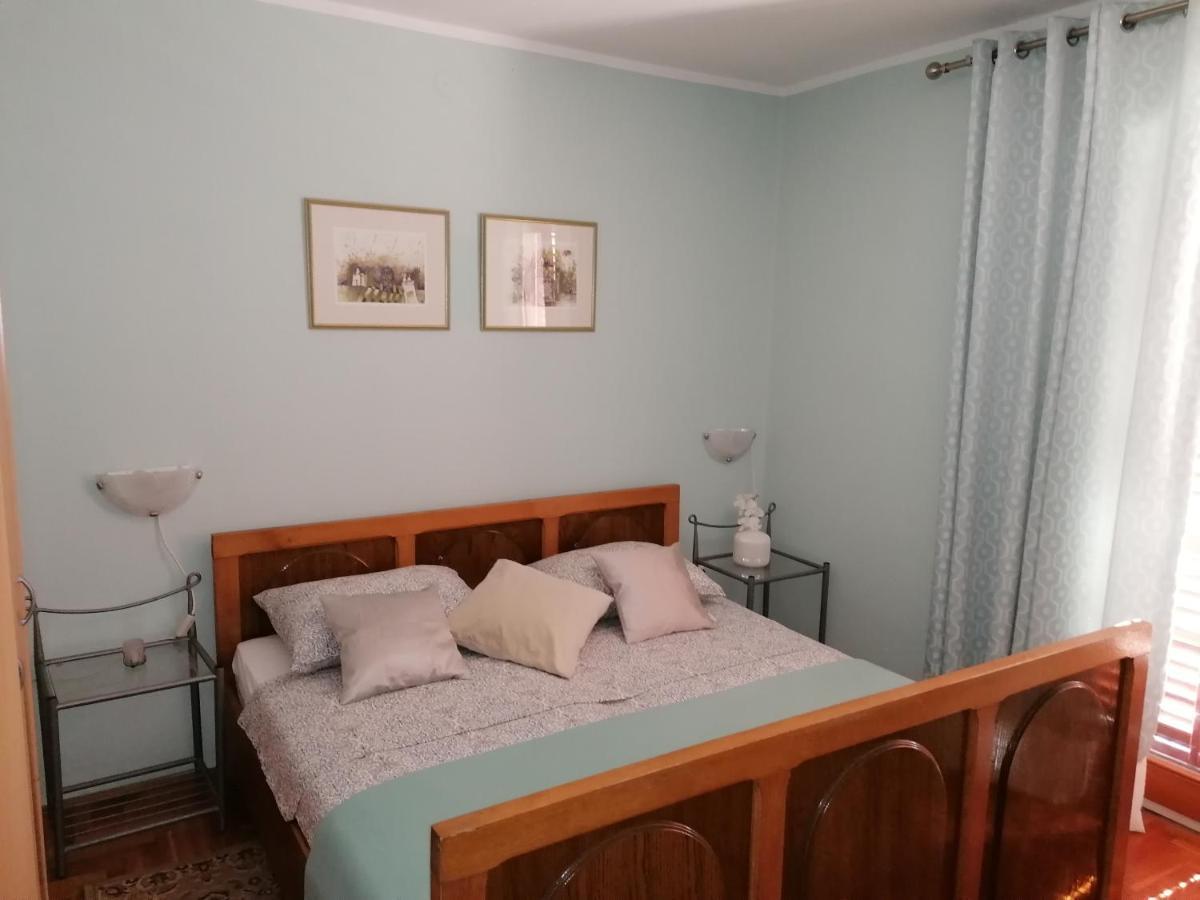 Near Beach - Apartments Marica Ровинь Экстерьер фото
